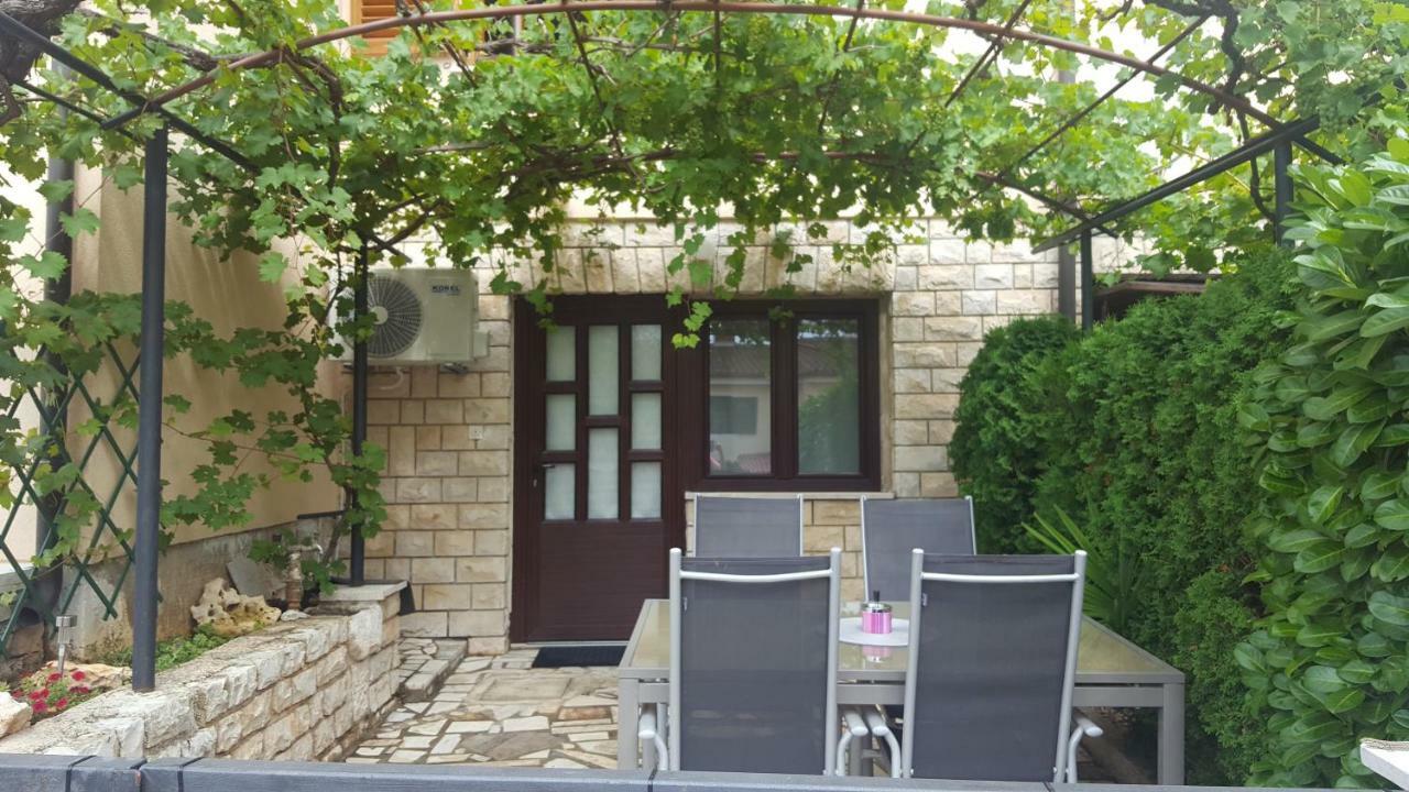 Studio Apartments Igor Vrsar Exterior photo
